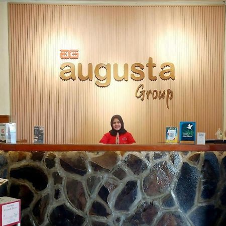 Augusta Sukabumi Hotel Eksteriør billede