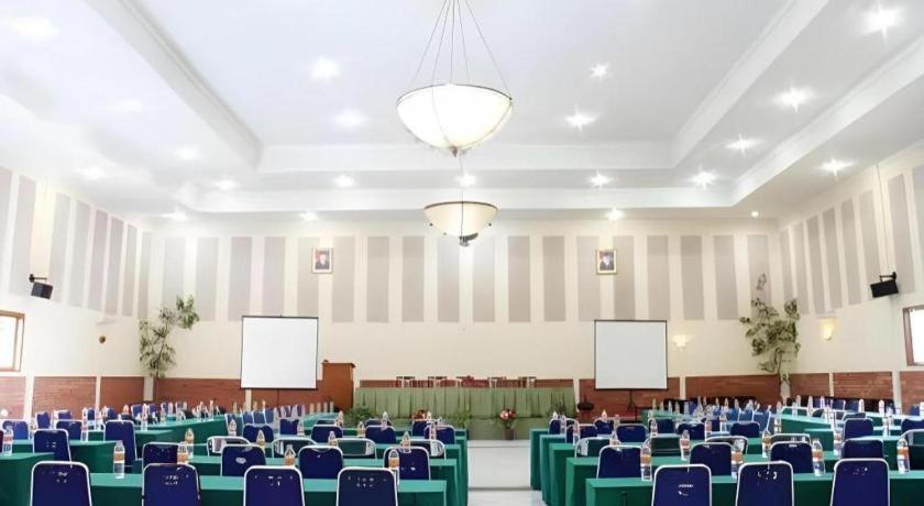 Augusta Sukabumi Hotel Eksteriør billede