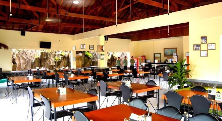Augusta Sukabumi Hotel Eksteriør billede