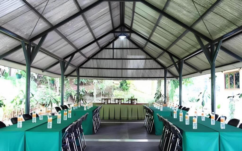 Augusta Sukabumi Hotel Eksteriør billede