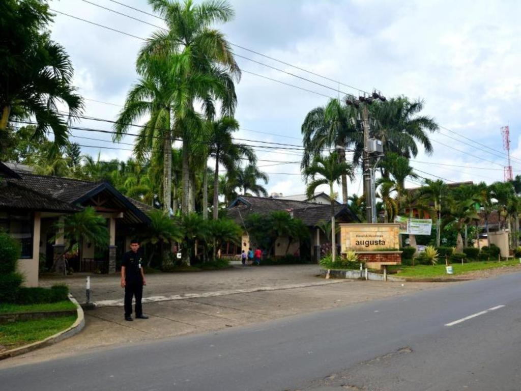 Augusta Sukabumi Hotel Eksteriør billede