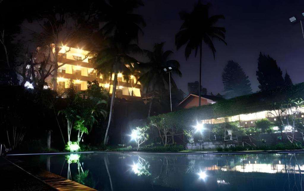 Augusta Sukabumi Hotel Eksteriør billede