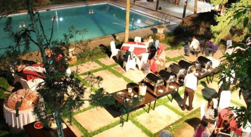 Augusta Sukabumi Hotel Eksteriør billede
