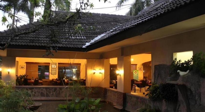 Augusta Sukabumi Hotel Eksteriør billede