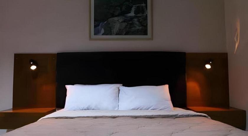 Augusta Sukabumi Hotel Eksteriør billede
