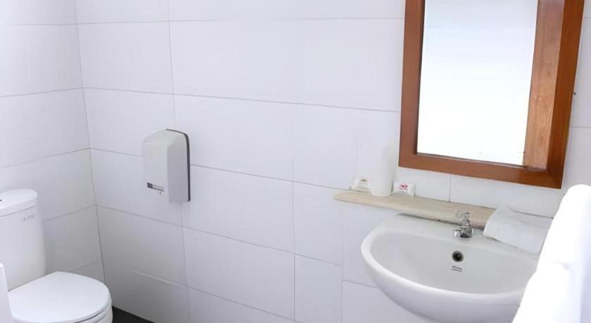 Augusta Sukabumi Hotel Eksteriør billede