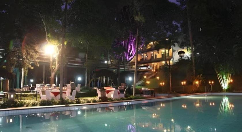 Augusta Sukabumi Hotel Eksteriør billede