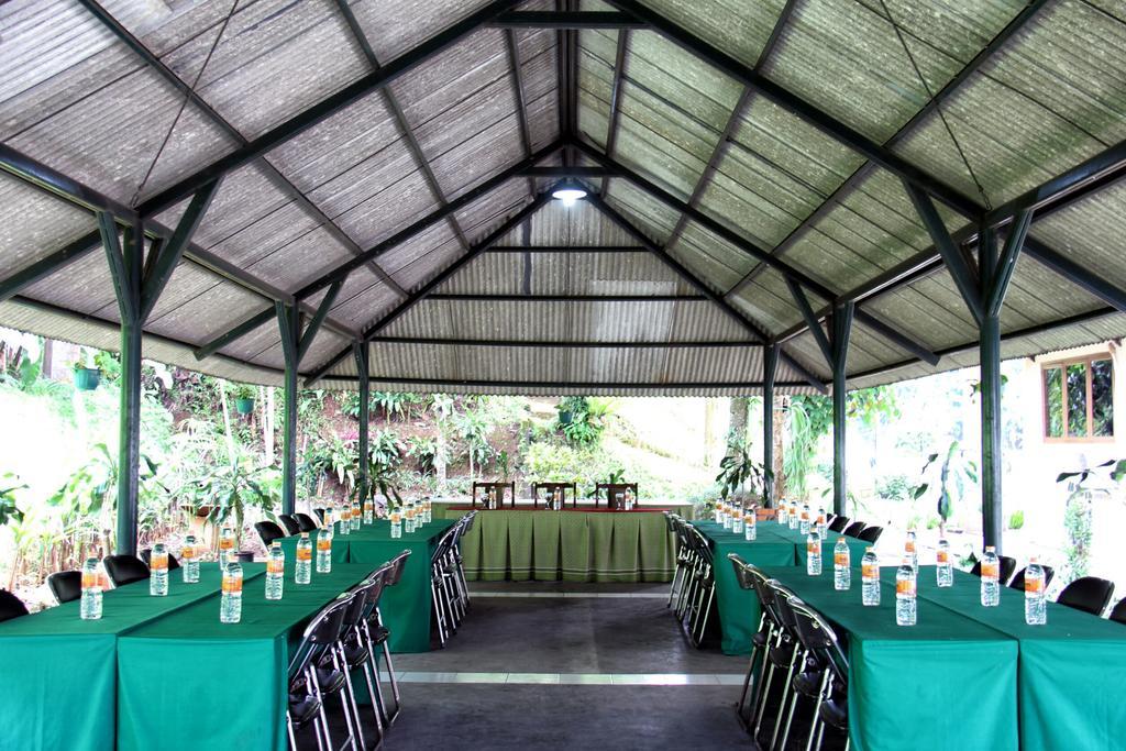 Augusta Sukabumi Hotel Eksteriør billede